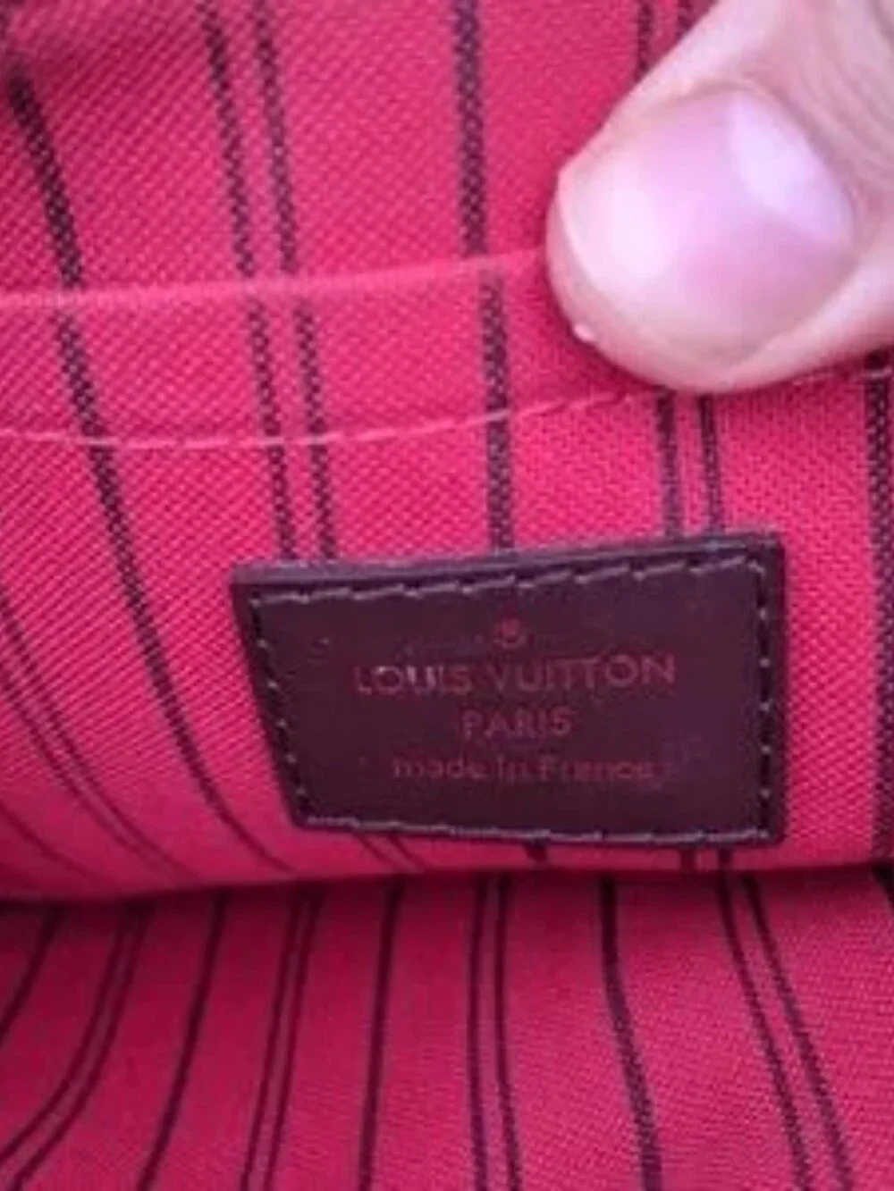 LOUIS VUITTON Neverfull Damier Ebene's Pouch - Picture 8 of 10